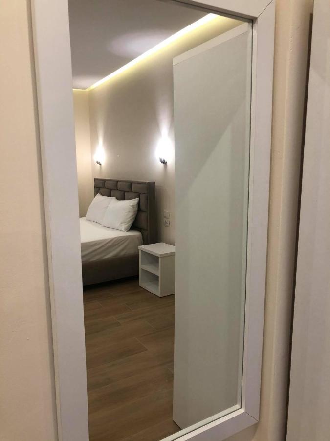 Hotel Adriatik Ksamil Buitenkant foto