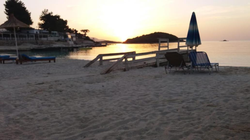 Hotel Adriatik Ksamil Buitenkant foto